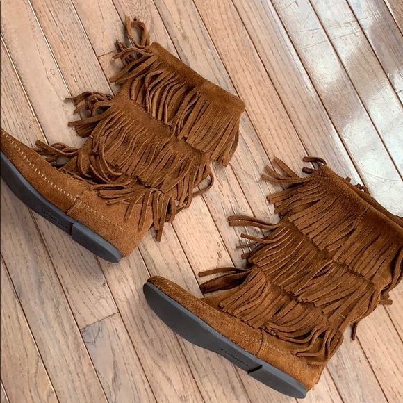 Minnetonka Shoes - Brown Fringe Minnetonka Boots